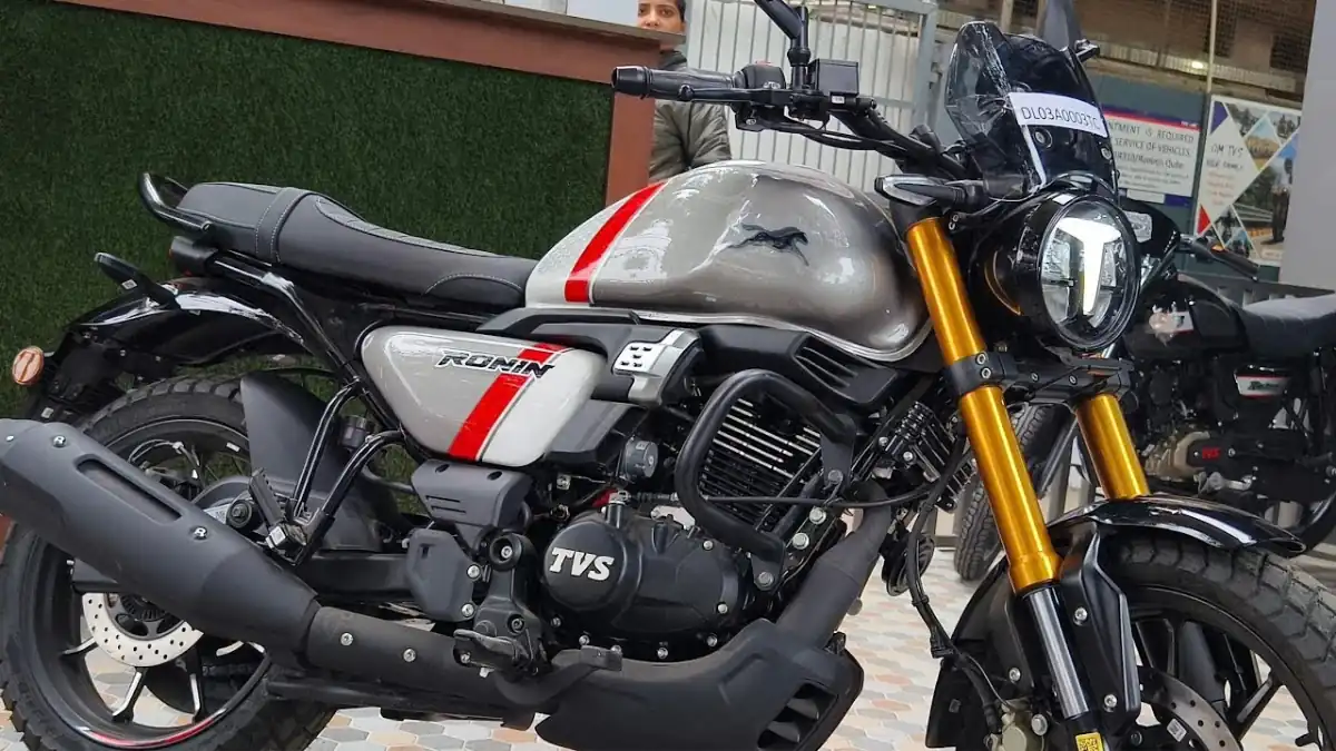 TVS Ronin 225